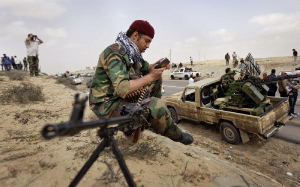 فجر ليبيا: نقترب من السيطرة على قاعدة الوطية الجوية