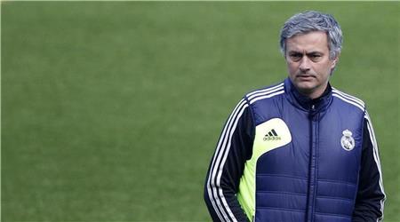 مورينيو ينفي رغبة تشيلسي في ضم ميسي