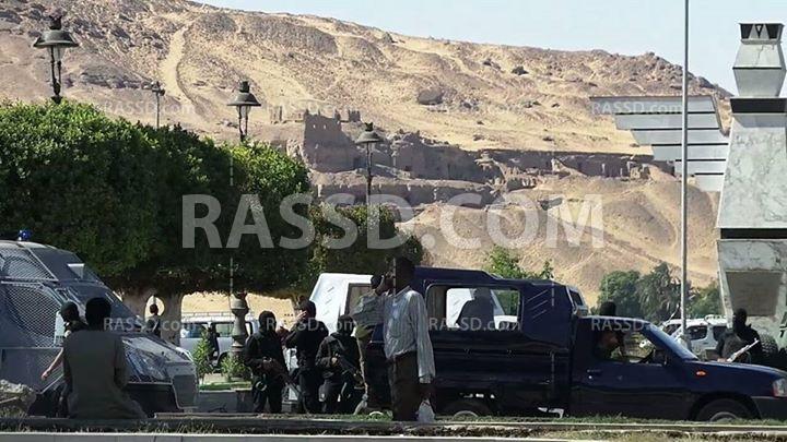 الجيش والشرطة ينتشران بشوارع أسوان عقب براءة “المخلوع”