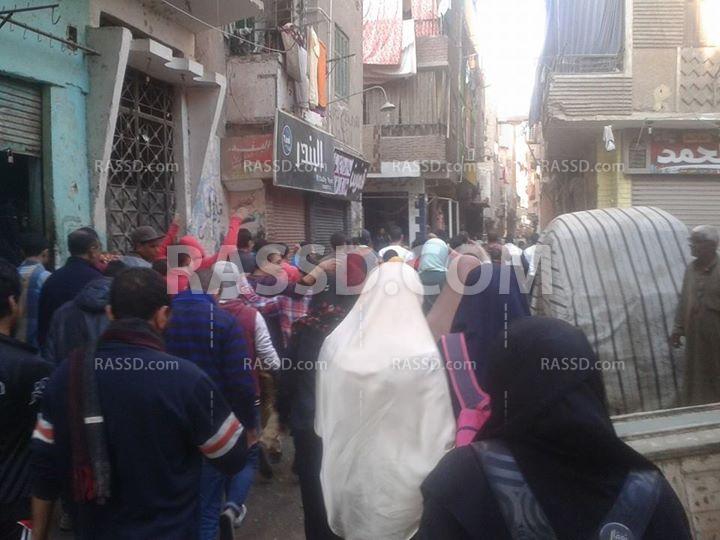 طائرات الجيش تحلق على ارتفاع منخفض من مسيرة “المطرية”