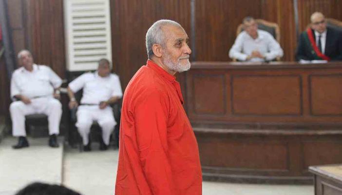 تأجيل محاكمة المرشد في “أحداث الإسماعيلية” لـ7 و8 ديسمبر