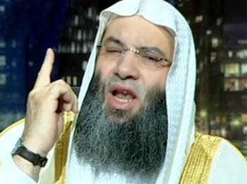 محمد حسان يندد بسجن الفتيات المعارضات للانقلاب