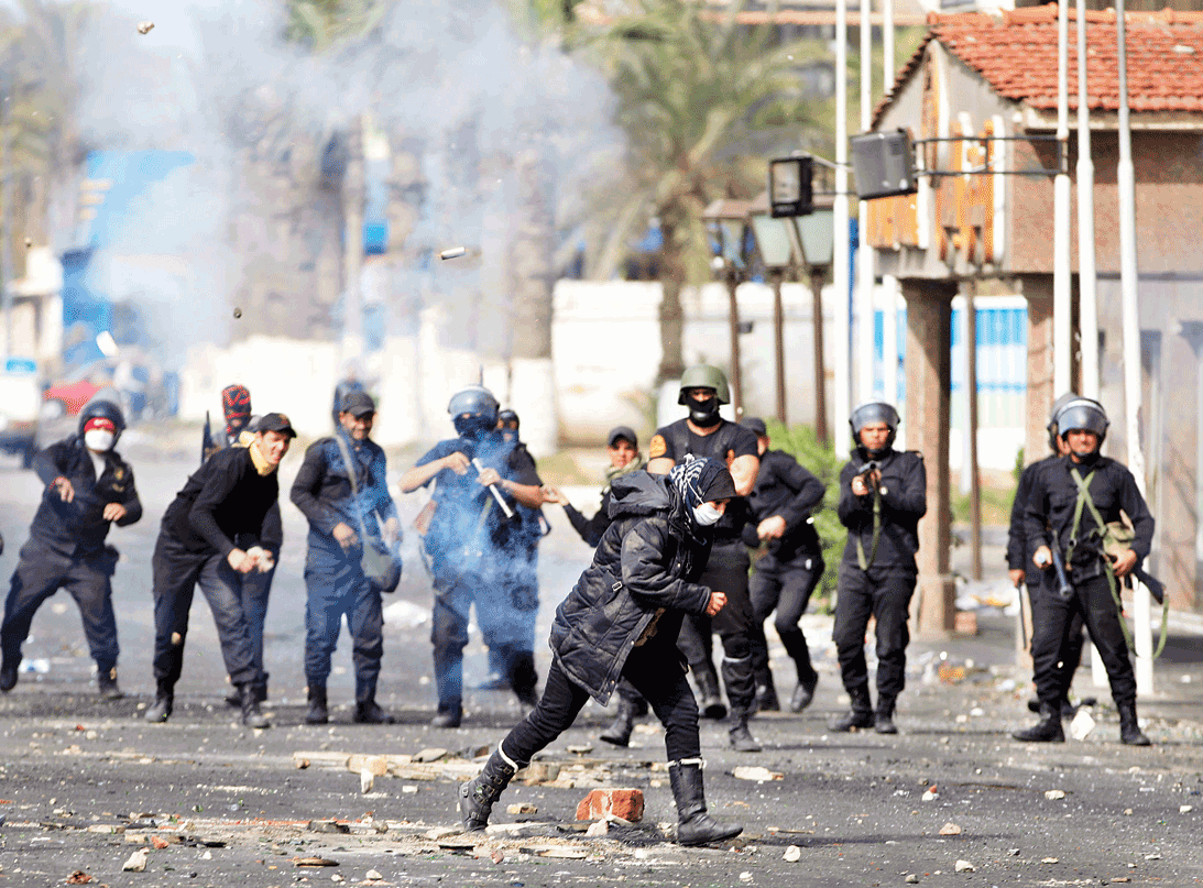 الإندبندنت:عودة الدولة البوليسية بمصربعد 3 أعوام على ثورة يناير