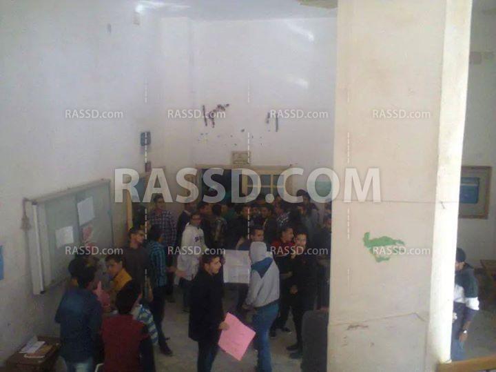 وقفة في طب الأزهر بدمياط للإفراج عن عميد الكلية