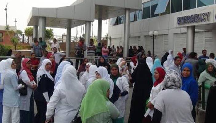 ممرضات مستشفى أسيوط العام يعلن إضرابهن واعتصامهن داخل المديرية