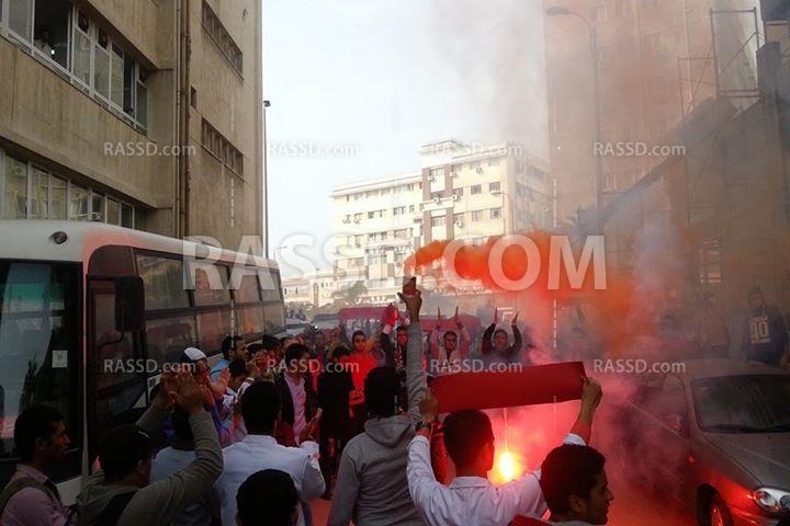 الأمن يحاصر المجمع العلمي في الإسكندرية أثناء مسيرة للطلاب