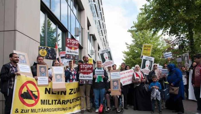 “حماية حقوق الصحفيين”: مصر تسكت الصحافة الناقدة بالقوة والترهيب