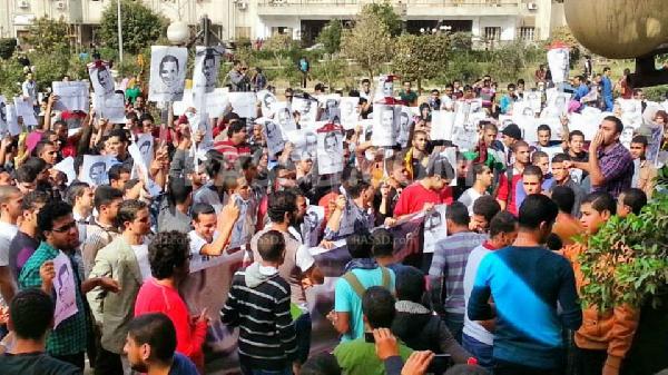 تظاهرة لطلاب هندسة بني سويف احتجاجا على اعتقال زملائهم