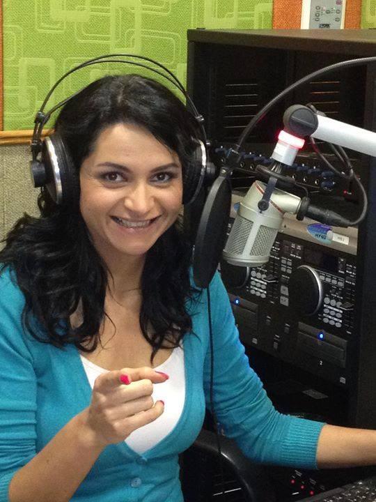 عايدة سعودي: “الإعلام المصري يلوي دراع موظفيه بأكل العيش”