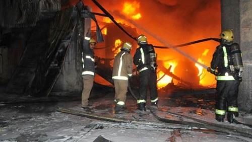 إصابة 5 عمال في حريق هائل بمصنع بـ”العاشر”