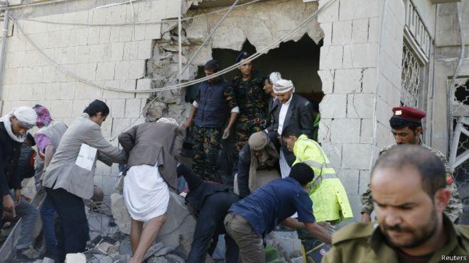 قتلى وجرحى في انفجار يستهدف منزل سفير إيران بصنعاء