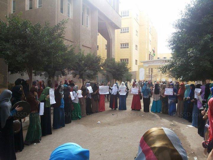 وقفة لـ “طالبات ضد الانقلاب” في أزهر تفهنا الأشراف