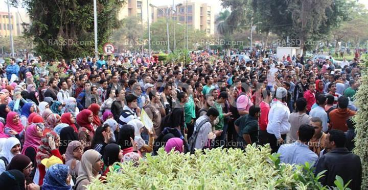 طلاب عين شمس يخرجون فى مظاهرات رفضا لانقلاب ولاعتقال زملائهم