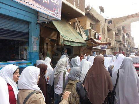 مسيرة لطالبات المدرسة الإعدادية بالفيوم‬