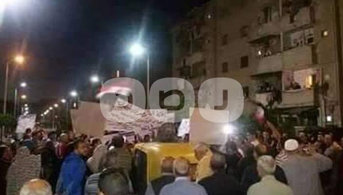 تظاهرة لأصحاب “معاشات الكهرباء” رفضًا لقرار طردهم من مساكن الشركة