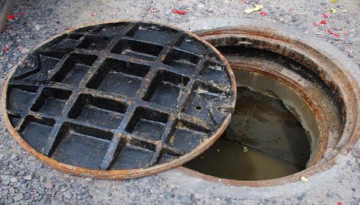 مصرع طفل في “بالوعة” صرف صحي بالمنيا