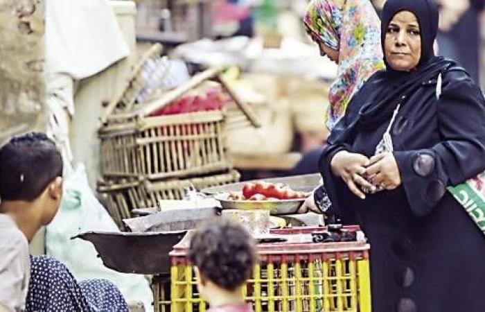 “التقشف”.. دعوات للفقراء فقط لا تقترب من بذخ الإعلاميين ورجال الأعمال