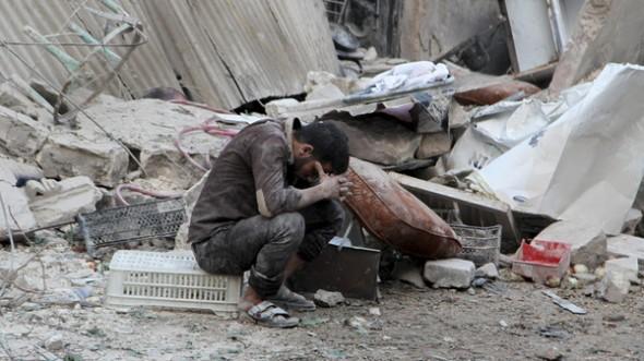 المرصد السوري: مقتل 35 مدنيًا بقصف جوي وسط وجنوب سوريا اليوم