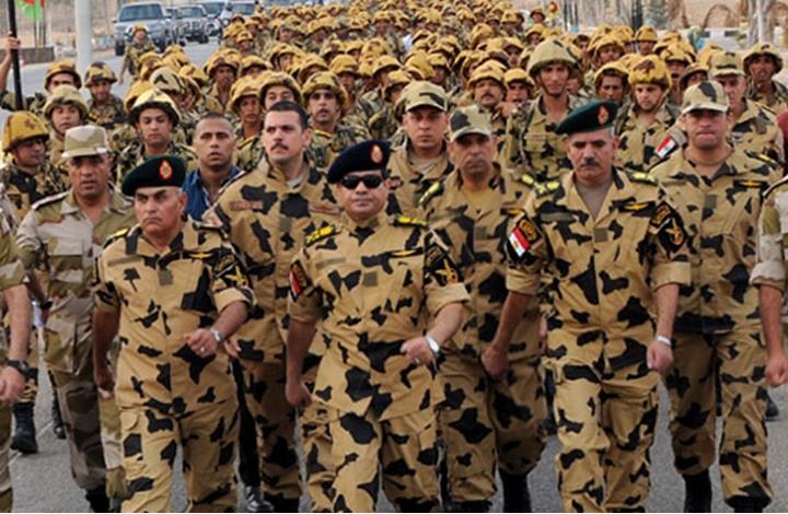 “بروكنجز”: إبقاء جنرالات مصر بمناصبهم عبء على السعودية