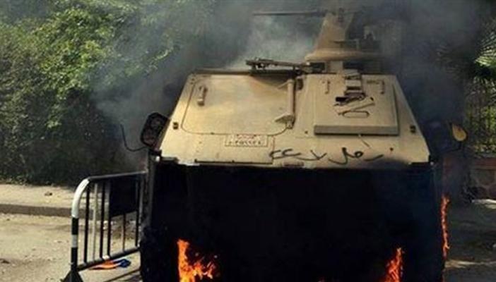 خاص لـ”رصد”: مسلحون يفجرون مدرعة للجيش غرب مدينة رفح