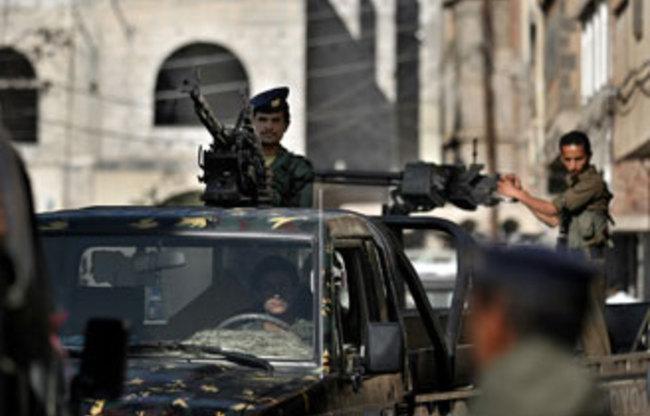 إصابة جندي يمني برصاص مسلح وسط البلاد