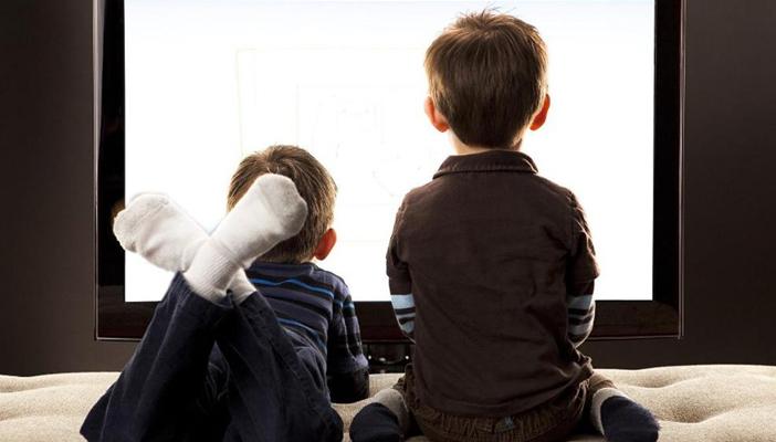 دراسة: إدمان مشاهدة التليفزيون يسبب تلف المخ