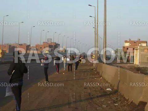 سلسلة بشرية بدمياط تطالب بالقصاص للشهداء