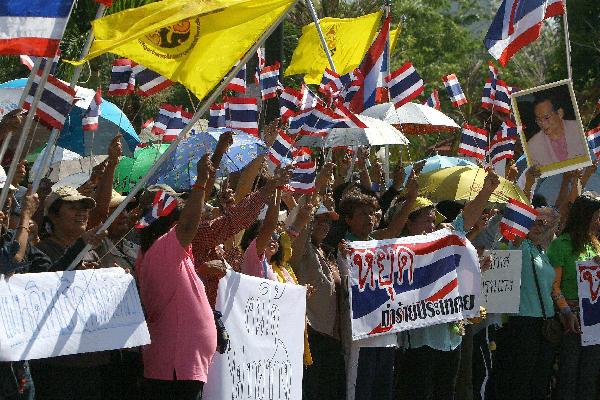 تايلاند:رئيسة الوزراء تحذر والمعارضة تتحدي