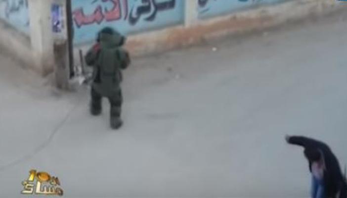 بالفيديو.. لحظة تفكيك قنبلة بجوار مدرسة في الشرقية