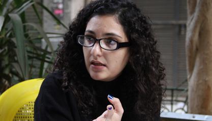 منى سيف: النظام يعاقب عزة سليمان علي عملها الحقوقي