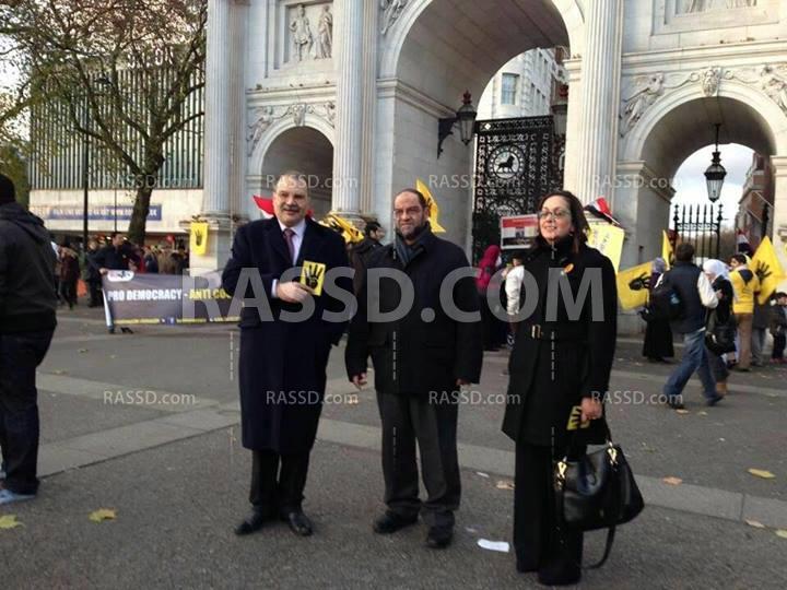سلسة بشرية ومسرحية بعنوان “حكاية رابعة” في لندن