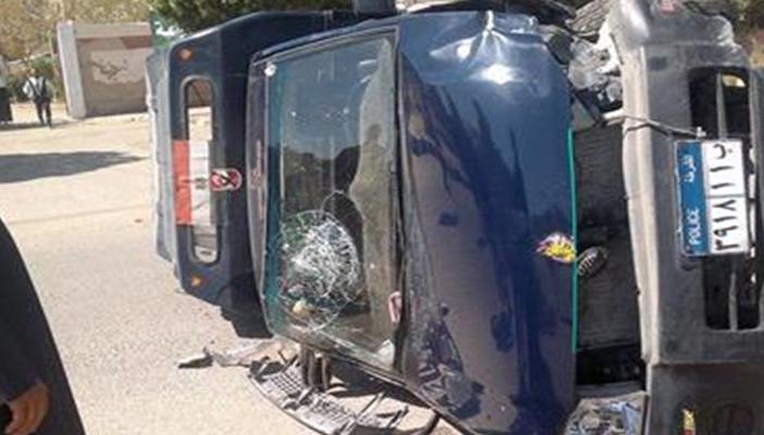 انقلاب سيارة شرطة بشمال سيناء وإصابة ضابطين ومجند