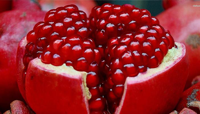 الرمان يساعد في الوقاية من “الزهايمر”