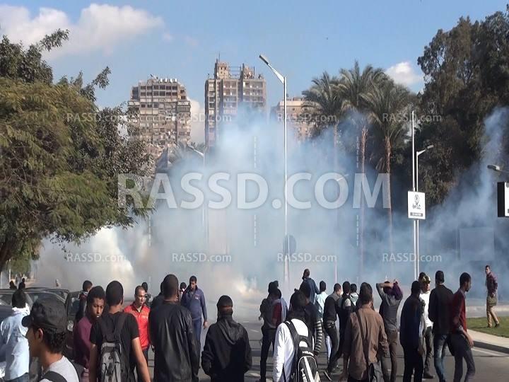 أمن الانقلاب يفرق بالقوة تظاهرة لطلاب جامعة القاهرة