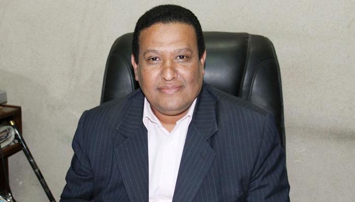 علاء الأسواني.. حدثنا عن أيزنهاور!