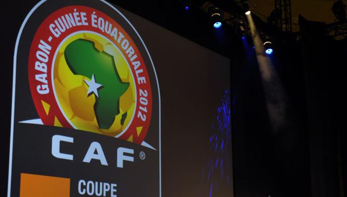 “الكاف” يخصم من مستحقات الاهلي 35 ألف دولار غرامة