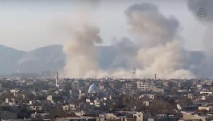 بالفيديو.. مقتل 50 مدنيا في غارات روسية على دوما بريف دمشق