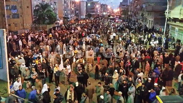 أهالي ضحايا “بدر الإسلام” يقطعون طريق المطرية لعدم إنقاذ ذويهم