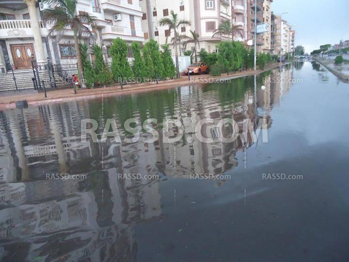 سوء الأحوال الجوية وعدم صلاحية الطرق اوقف الحياة بدمياط