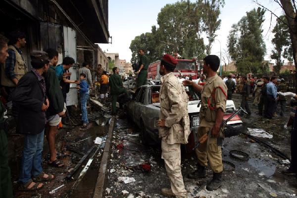 30 قتيلا بانفجار وسط اليمن