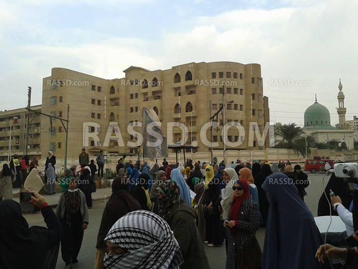تظاهرة لطالبات الأزهر بالقاهرة فى ذكرى عماد عفت شيخ الثورة