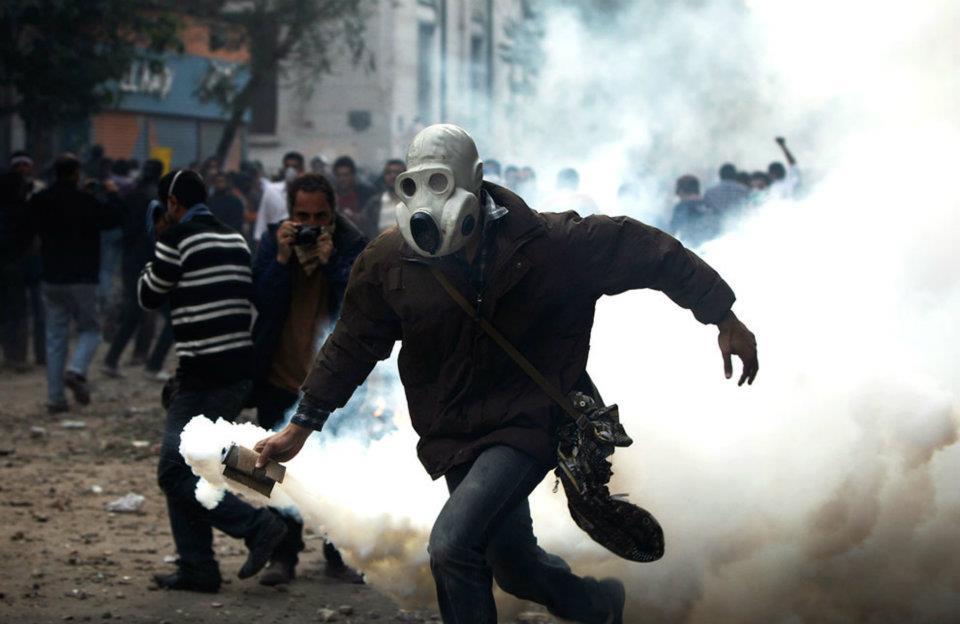 اقفل الثورة وافتحها تانى