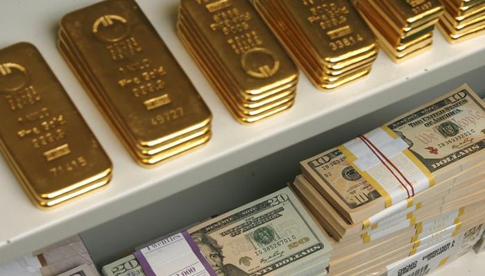 انخفاض أسعار الذهب.. الدولار يسجل 8.60 جنيه في السوق السوداء