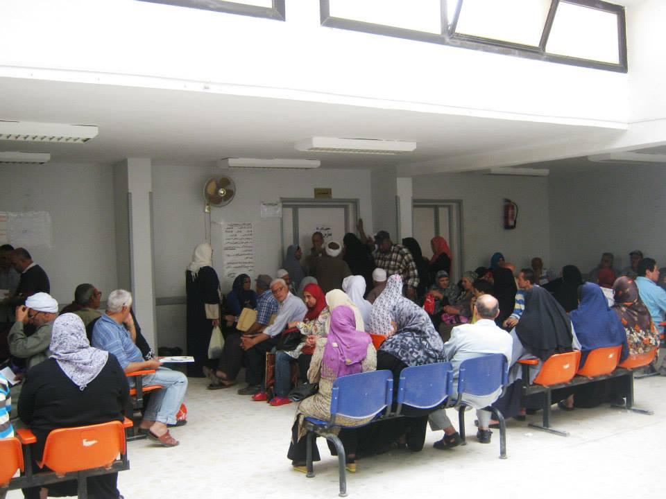 بالفيديو.. مديرة التأمين الصحي بمنوف لمرضى الكبد: “اللي مش عاجبه يمشي”