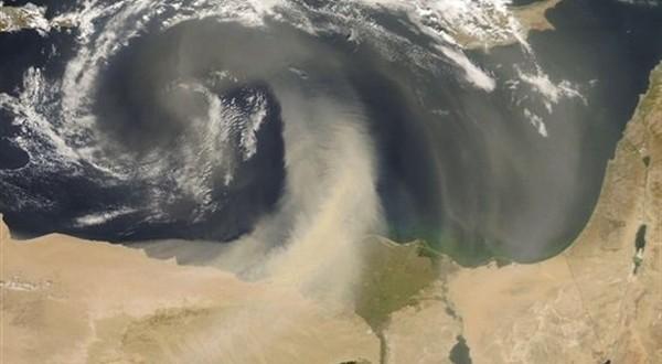 بالفيديو.. الأرصاد تحذر من سوء الأحوال الجوية غدًا السبت