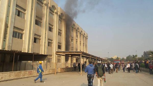 السيطرة على حريق بهندسة الأزهر