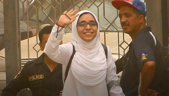 هاشتاج “إسراء الطويل” يتصدر “تويتر”.. ومغردون: “سعدنا بحريتها”