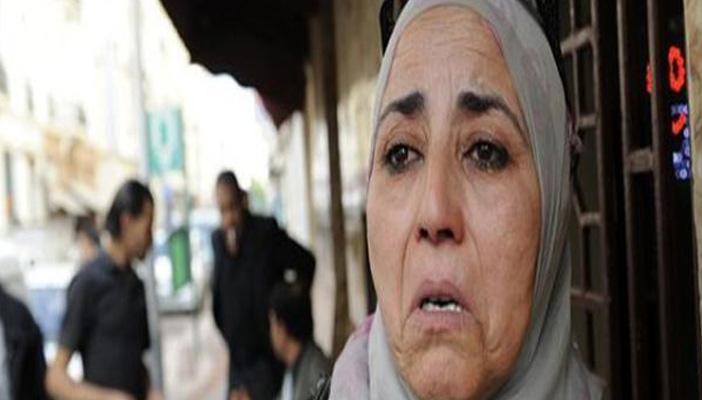 بالصور.. بكاء وندم صاحبة “قلم” البوعزيزي