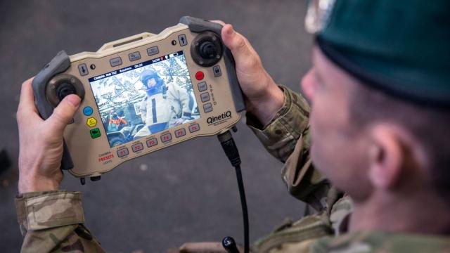 تطوير روبوت على شكل سمكة للتجسس العسكري