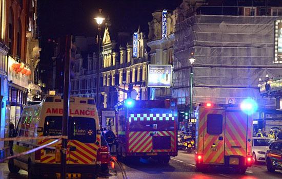 عشرات الإصابات فى انهيار سقف مسرح بلندن مساءأمس